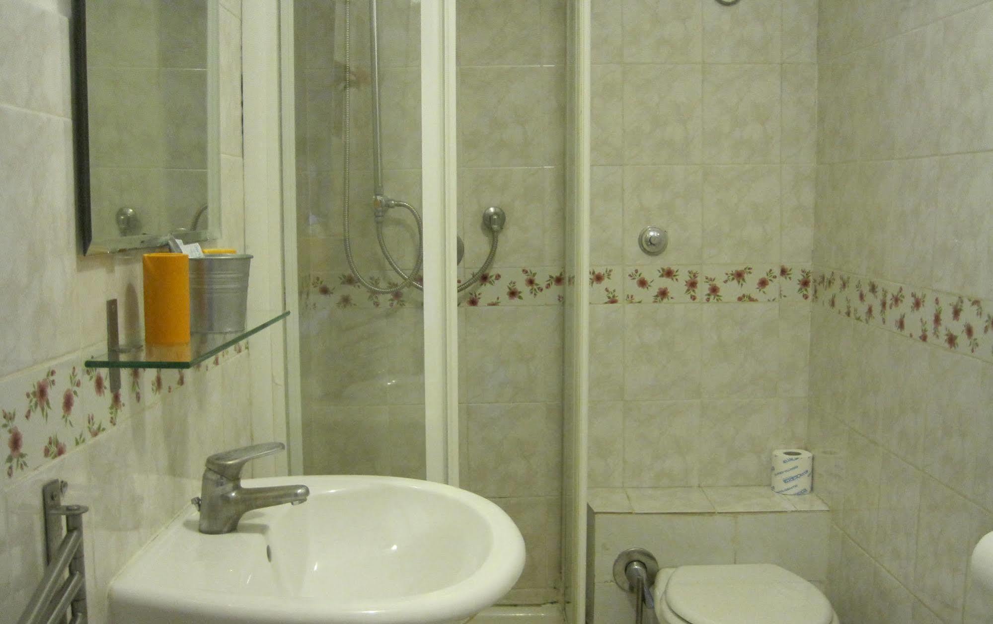 Carlo Alberto House Рим Екстериор снимка